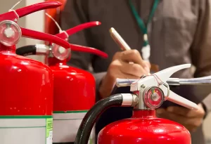 Manutenção e recarga de extintores: o que precisa fazer?